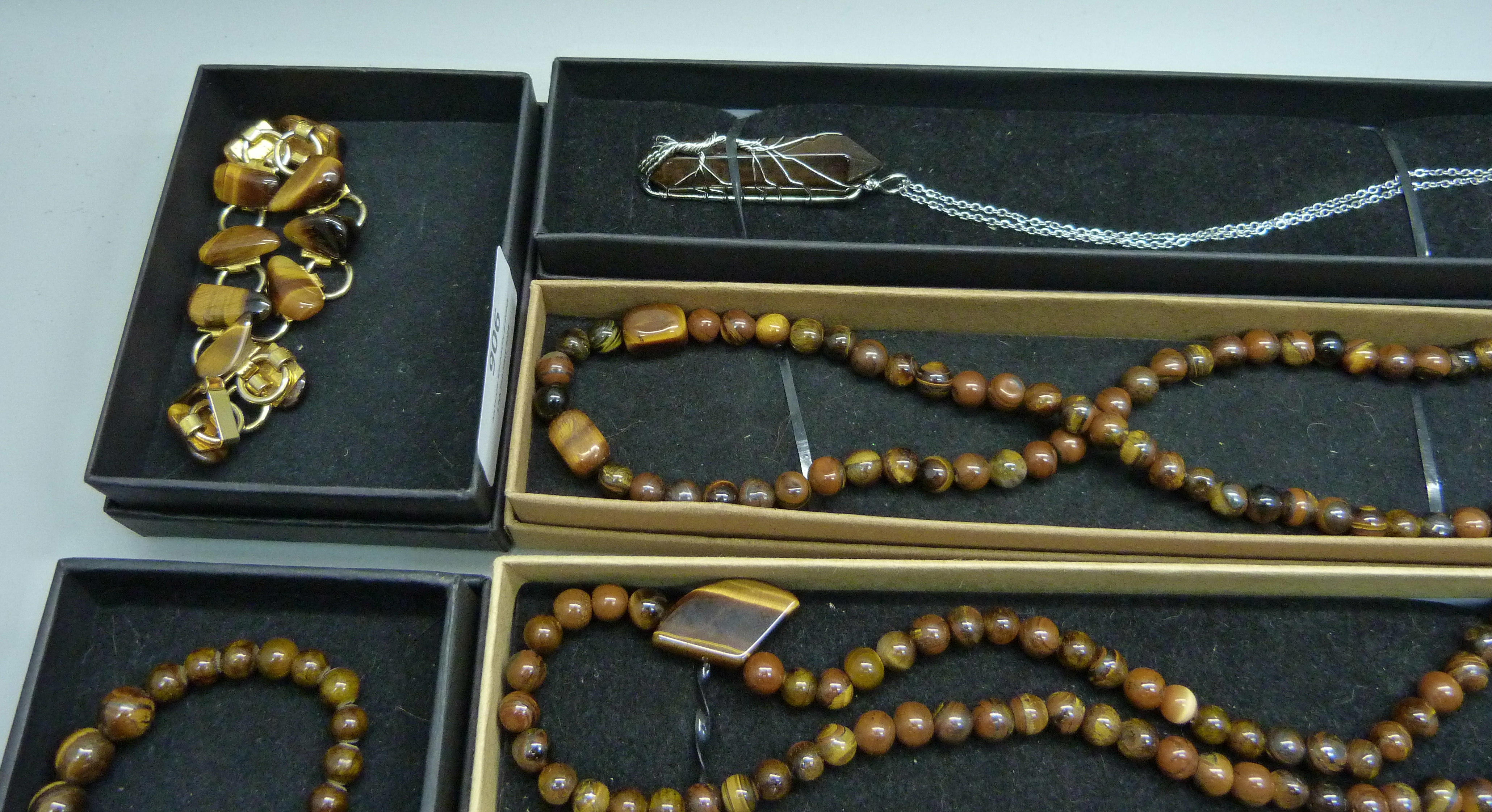 Four tigers eye necklaces and four bracelets - Bild 2 aus 3