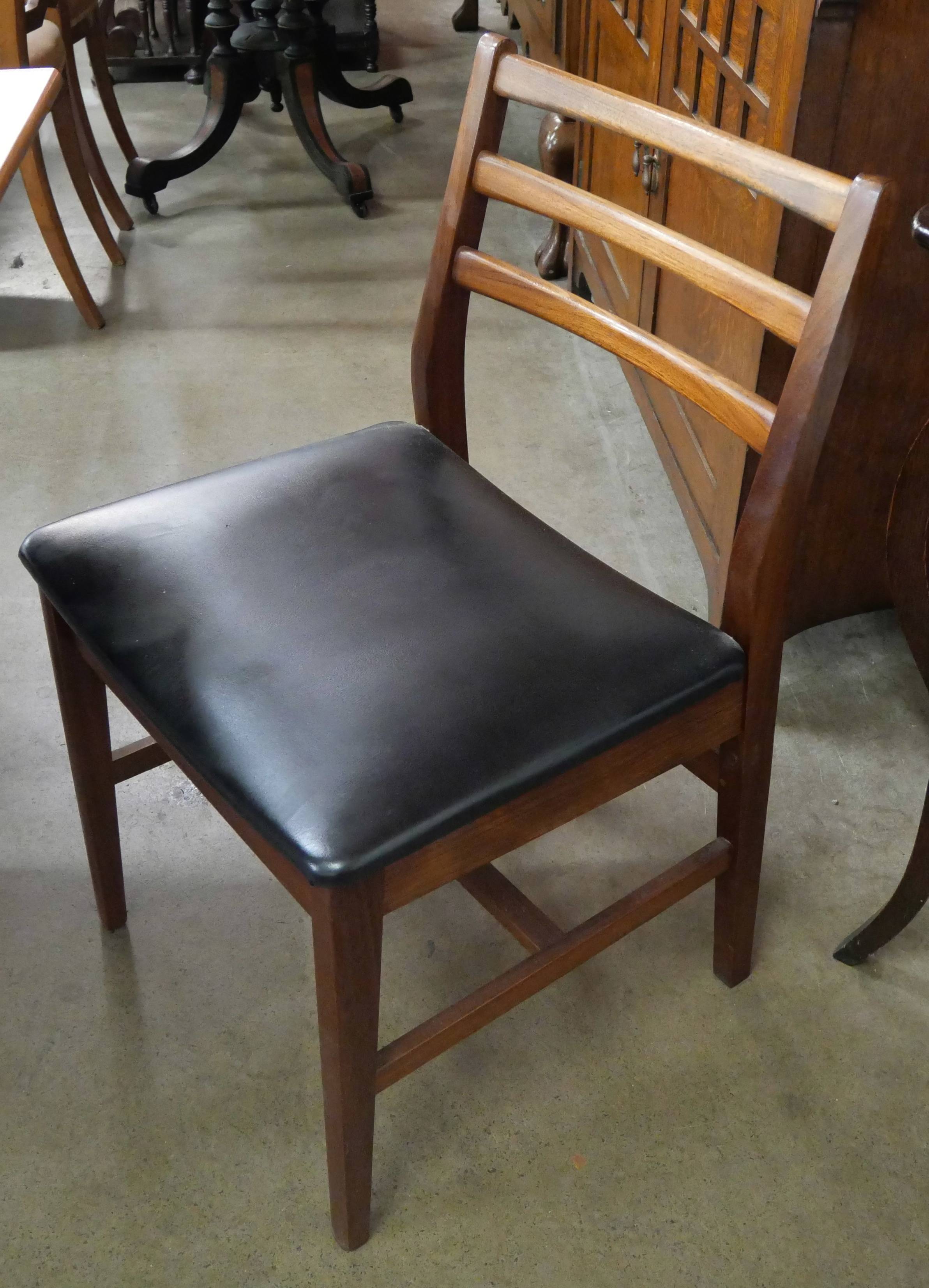 A McIntosh T2 model teak extending dining table and four chairs - Image 2 of 2