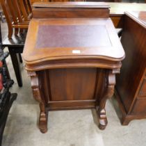 A Victorian style hardwood Davenport