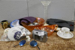 Assorted items including vintage gloves, etc. **PLEASE NOTE THIS LOT IS NOT ELIGIBLE FOR POSTING AND