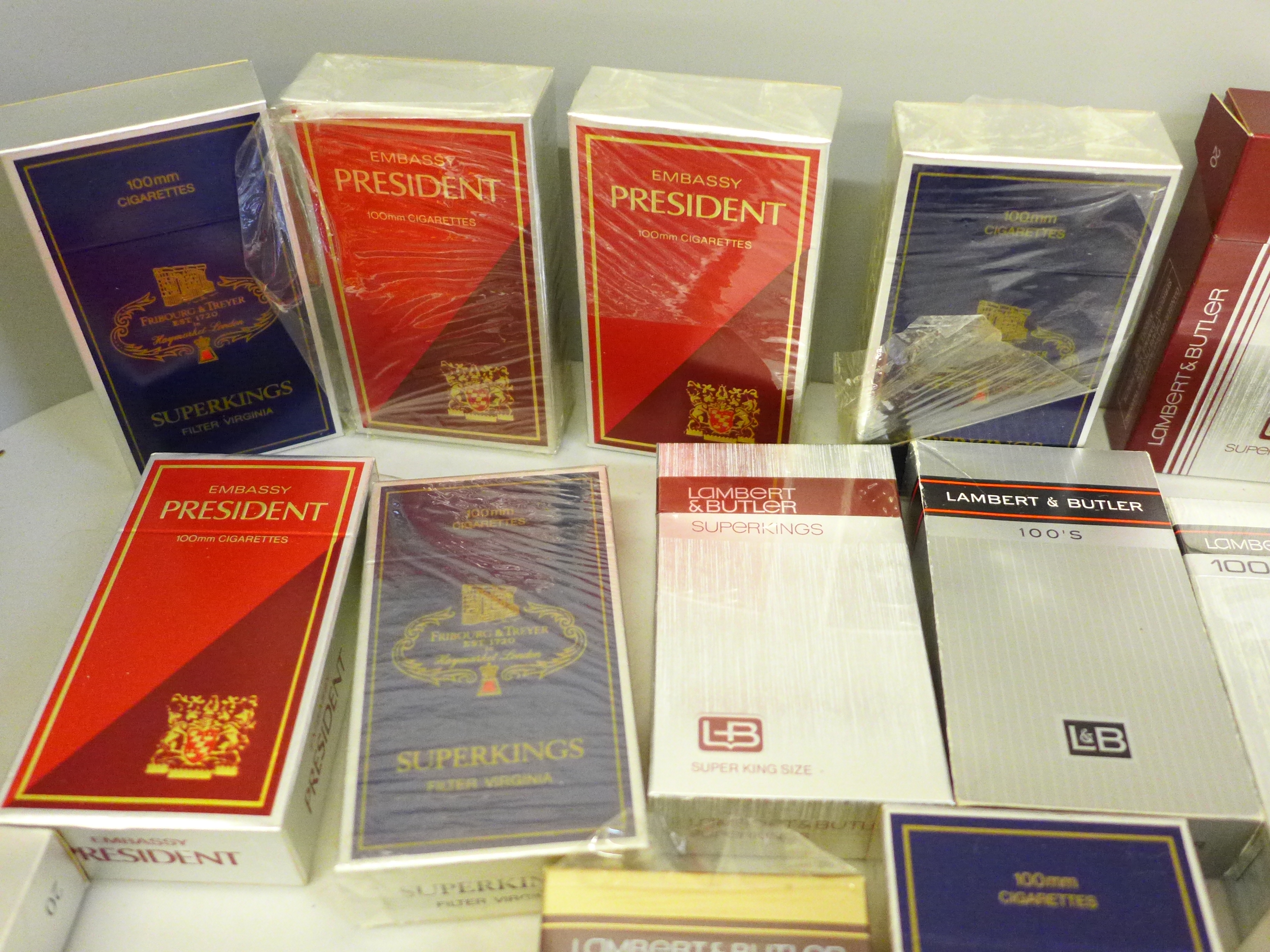 A collection of 45 sealed and cellophane wrapped dummy cigarette packs from Imperial Tobacco 1970- - Bild 3 aus 6