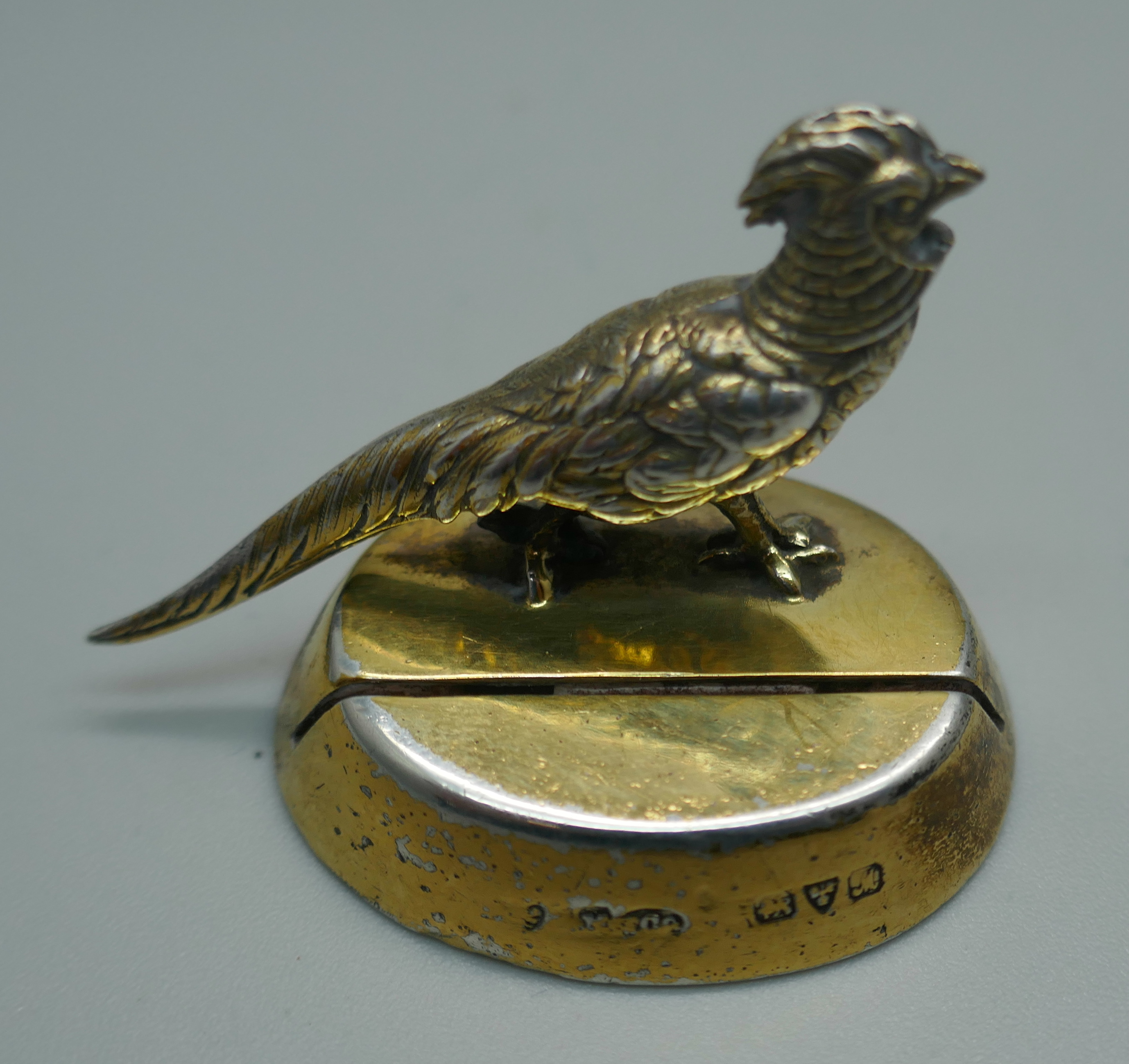 Two silver menu card holders, shield, Birmingham 1910, and rooster, Chester 1912 - Bild 4 aus 4