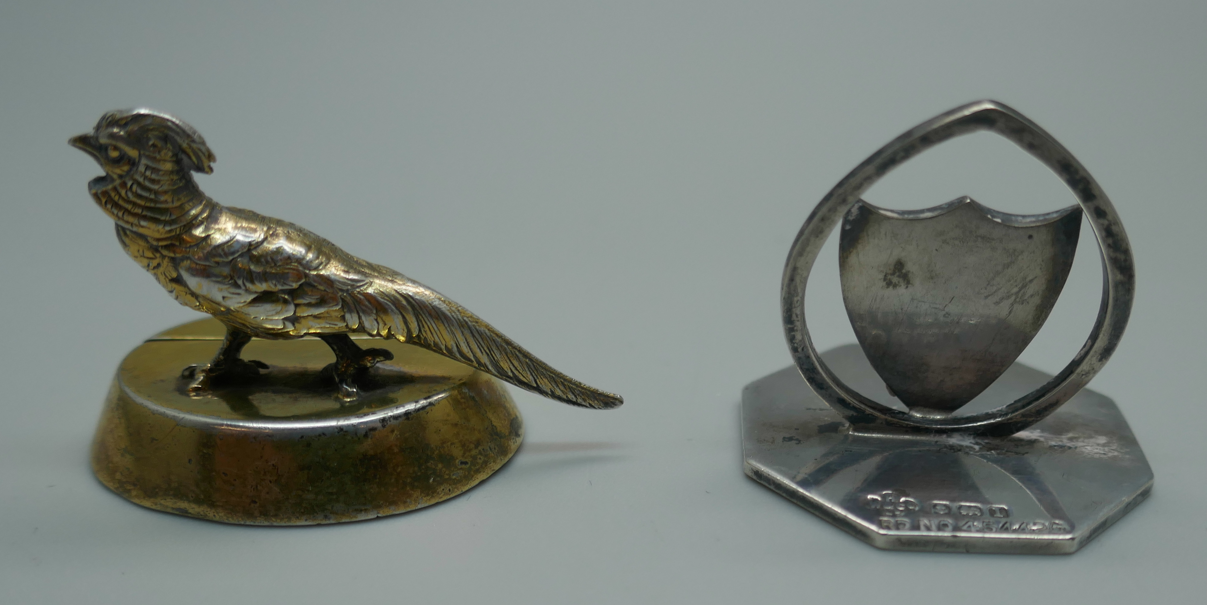 Two silver menu card holders, shield, Birmingham 1910, and rooster, Chester 1912 - Bild 2 aus 4