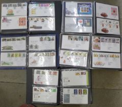 Great Britain; Queen Elizabeth II first day cover collection in five packed albums 1974-2009, 570