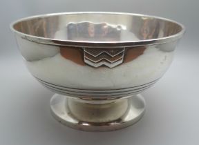 A Walker & Hall silver Art Deco bowl, Sheffield 1948, 504g