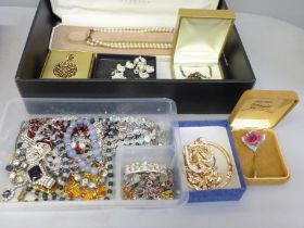 A collection of costume jewellery