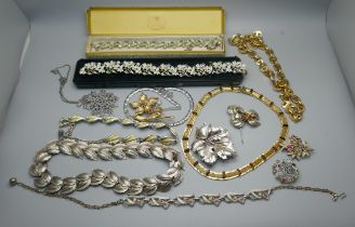 A collection of costume jewellery, Exquisite leaf brooch, Ciro, Hollywood, etc.