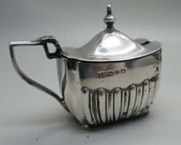 A late Victorian silver mustard, Birmingham 1899, 65g