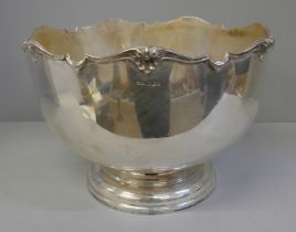 An Edward VII silver punch bowl, Sheffield 1906, 1077g, a/f, rim split
