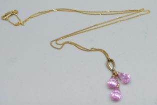 A 14k pendant with pink drops on a 14k gold chain, 3.3g, chain 43cm