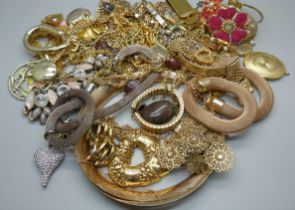 Gold-tone jewellery