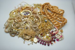 Gold tone jewellery