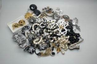 A collection of costume jewellery