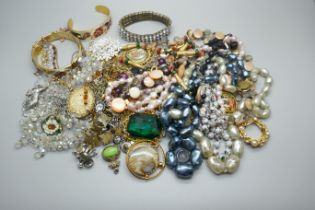 Costume jewellery