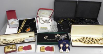 Costume jewellery including two Angie Gooderham necklaces