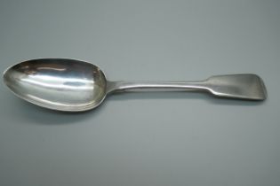 A George IV silver serving spoon, London 1828, 71g, 22.5cm