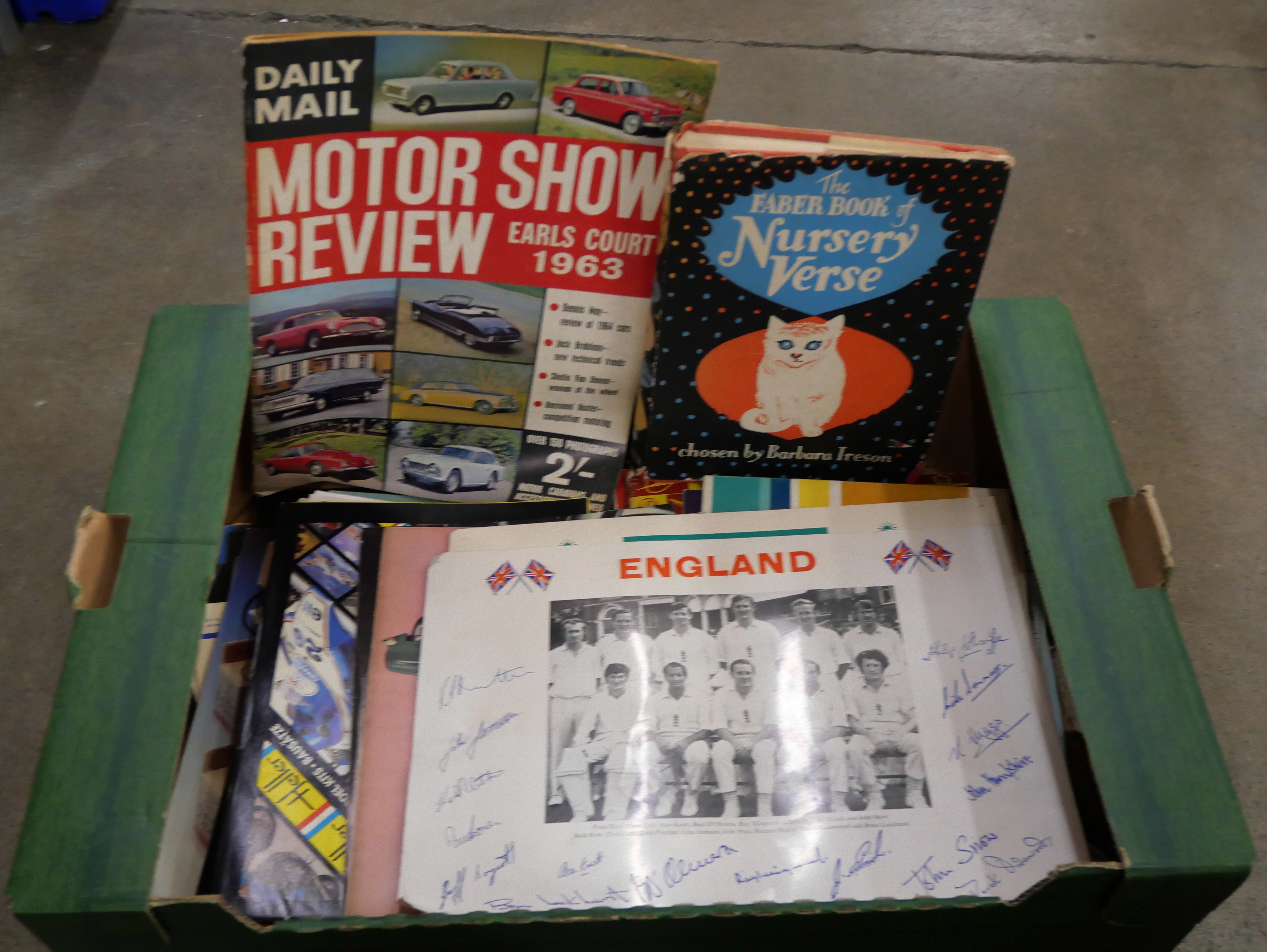 Two boxes of magazines and comics, car related items **PLEASE NOTE THIS LOT IS NOT ELIGIBLE FOR - Image 3 of 3