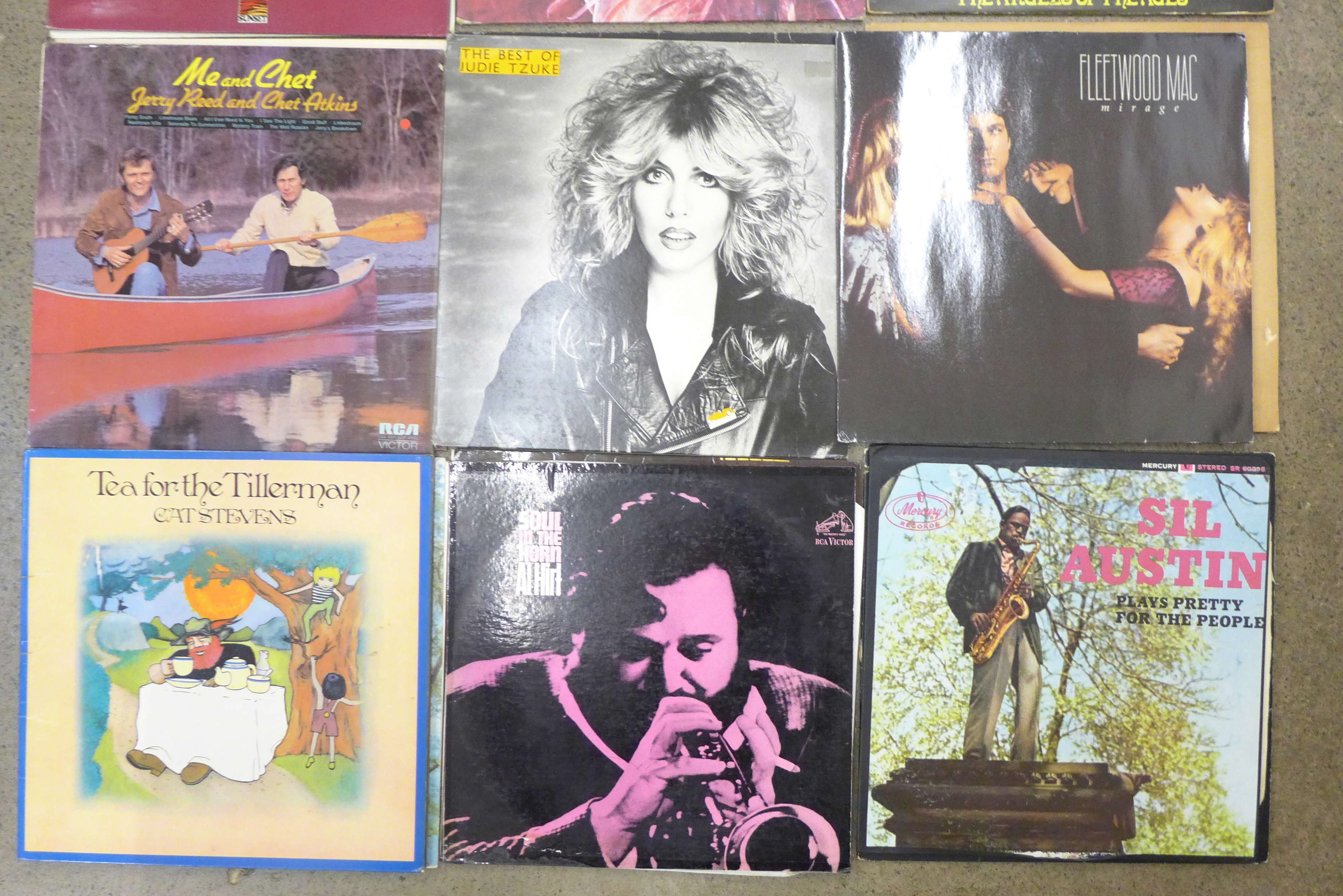 Eighteen LP records, mostly 1970s, Captain Beefheart, Fleetwood Mac, Neil Young, etc. - Bild 2 aus 3