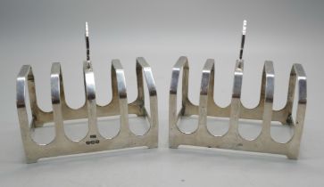 A pair of silver toast racks, Sheffield 1939, 105g