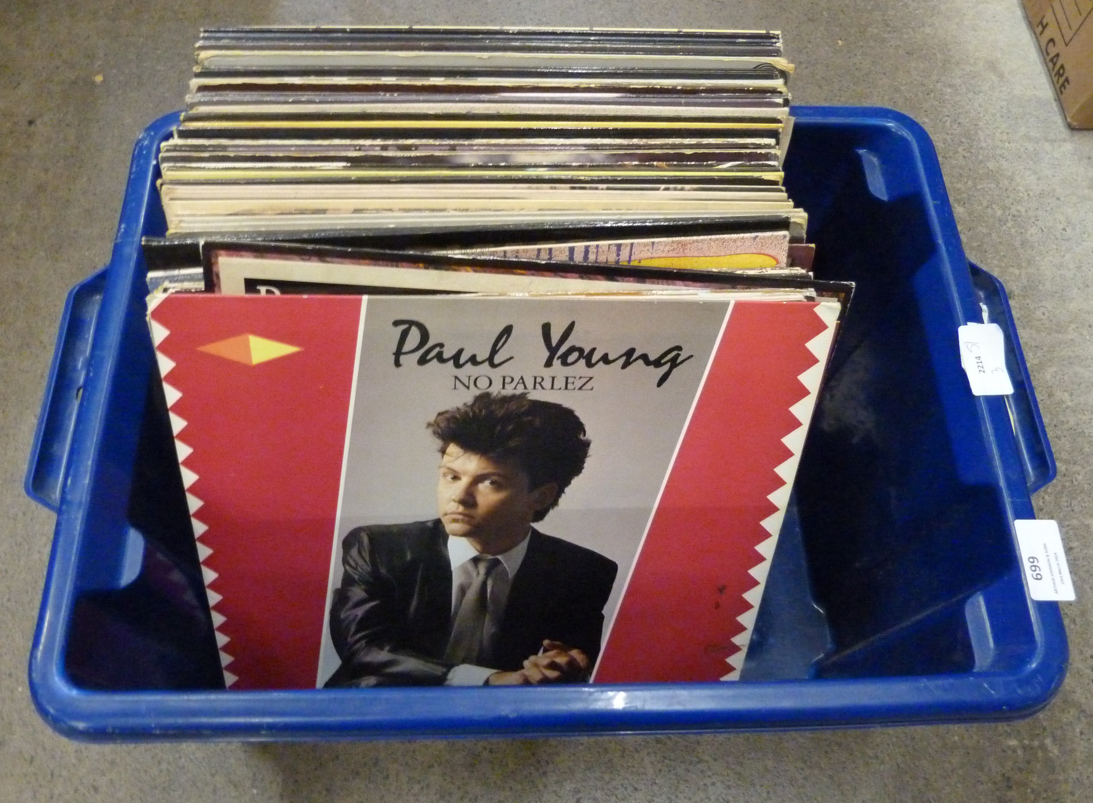 A box of LP records, Paul McCartney, Wings, Rod Stewart, Santana, Steve Harley, Thin Lizzy, etc. - Bild 2 aus 2