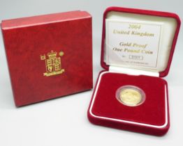 The Royal Mint 2004 UK Gold Proof One Pound Coin, 19.619g, 916.7 gold, (22ct), cased, 0101