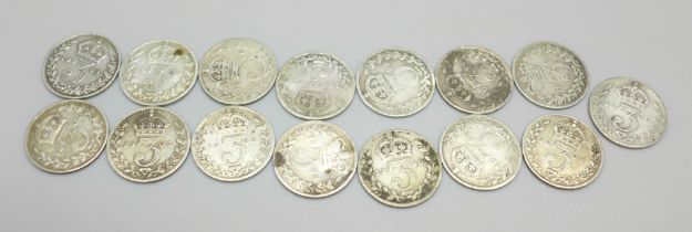 Fifteen Victorian and Edward VII silver 3d coins, 20g