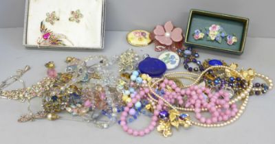 A collection of vintage costume jewellery