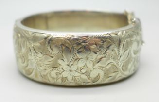 A silver bangle, Birmingham 1962, 40g