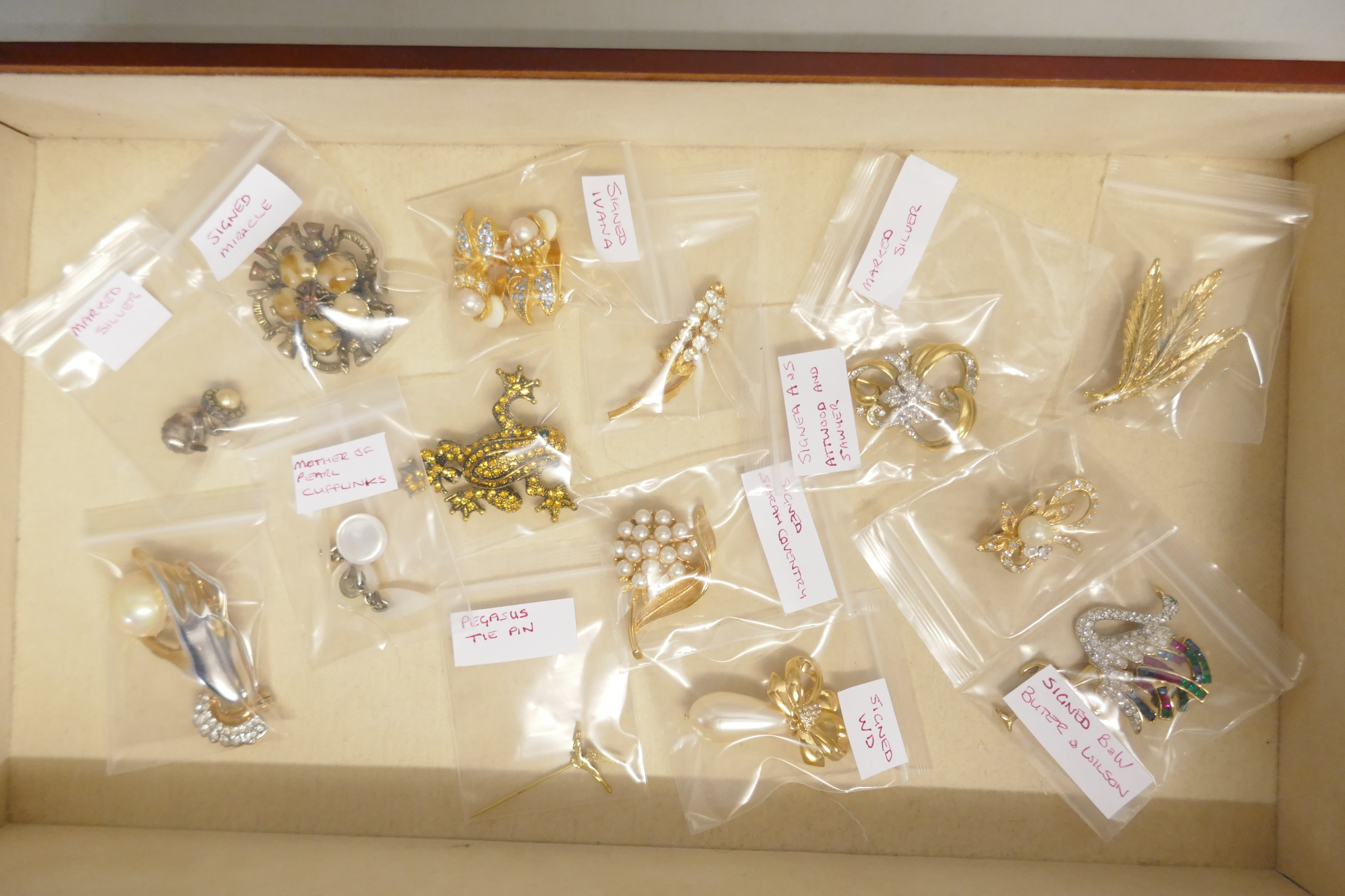 A collection of costume jewellery and three lady's wristwatches, in a jewellery cabinet - Image 3 of 7