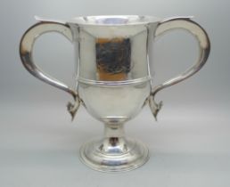 A George III silver loving cup, London 1784, 439g, with monogram