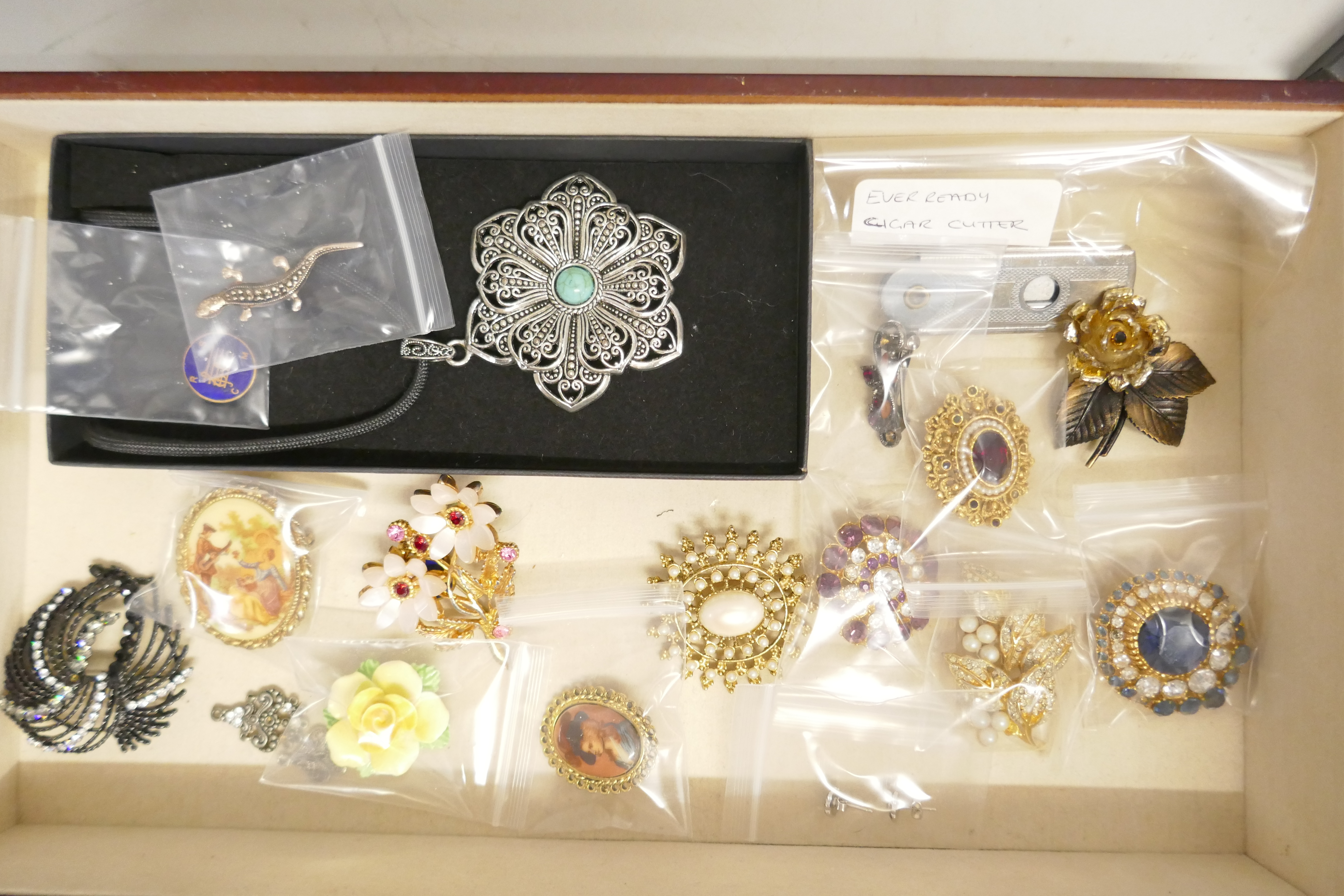 A collection of costume jewellery and three lady's wristwatches, in a jewellery cabinet - Image 5 of 7