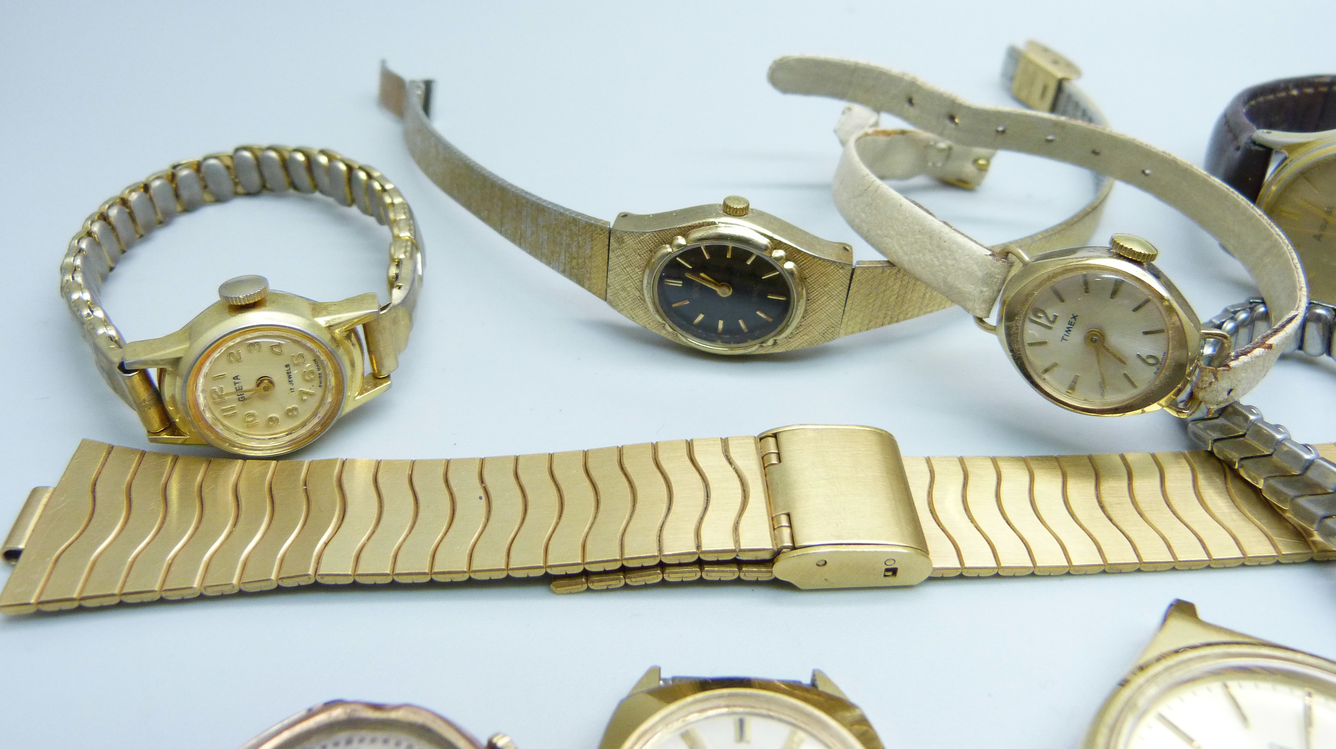 A lady's 9ct gold cased wristwatch and other wristwatches - Bild 3 aus 5