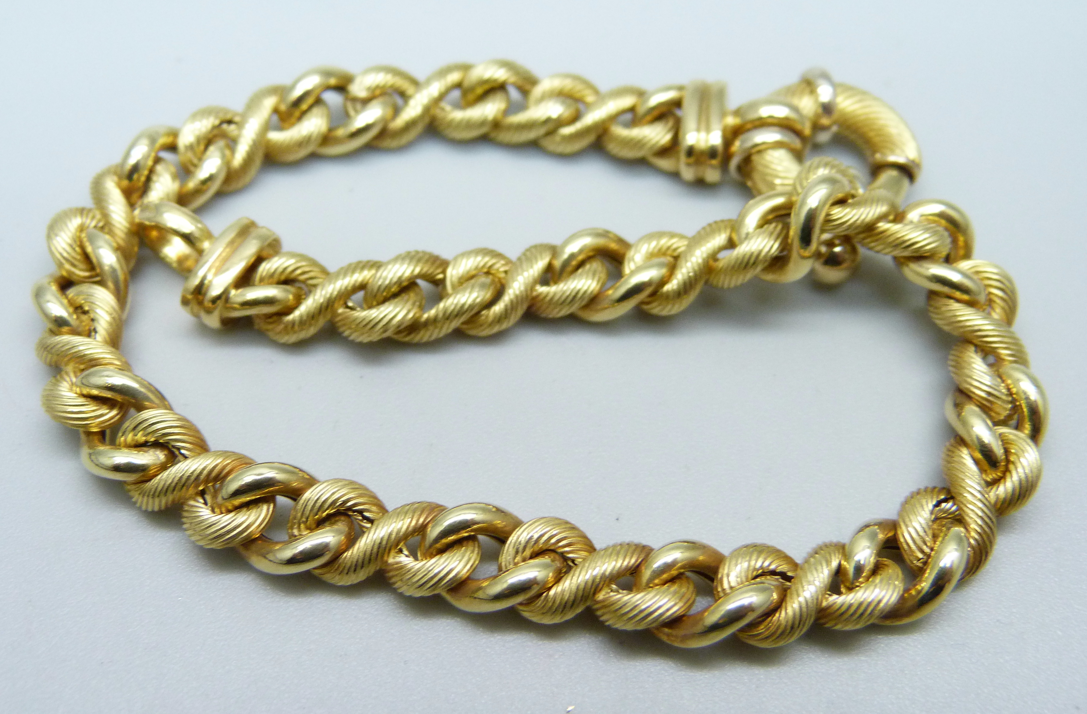 An18ct gold bracelet, 11.5g, 20.5cm - Image 2 of 3