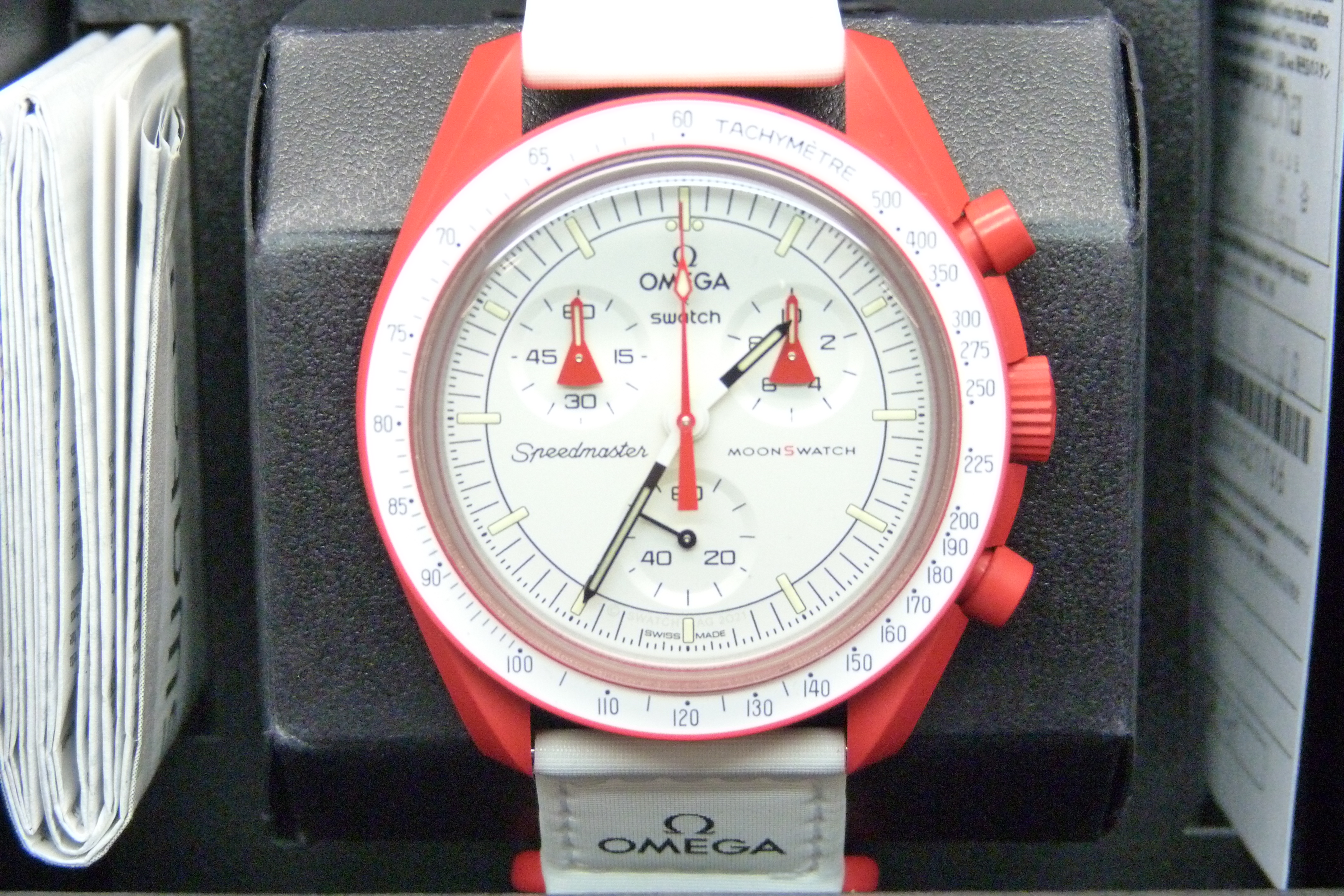 A Swatch Omega Bioceramic MoonSwatch Collection wristwatch, Mission To Mars, (as new, unused, with - Image 2 of 2