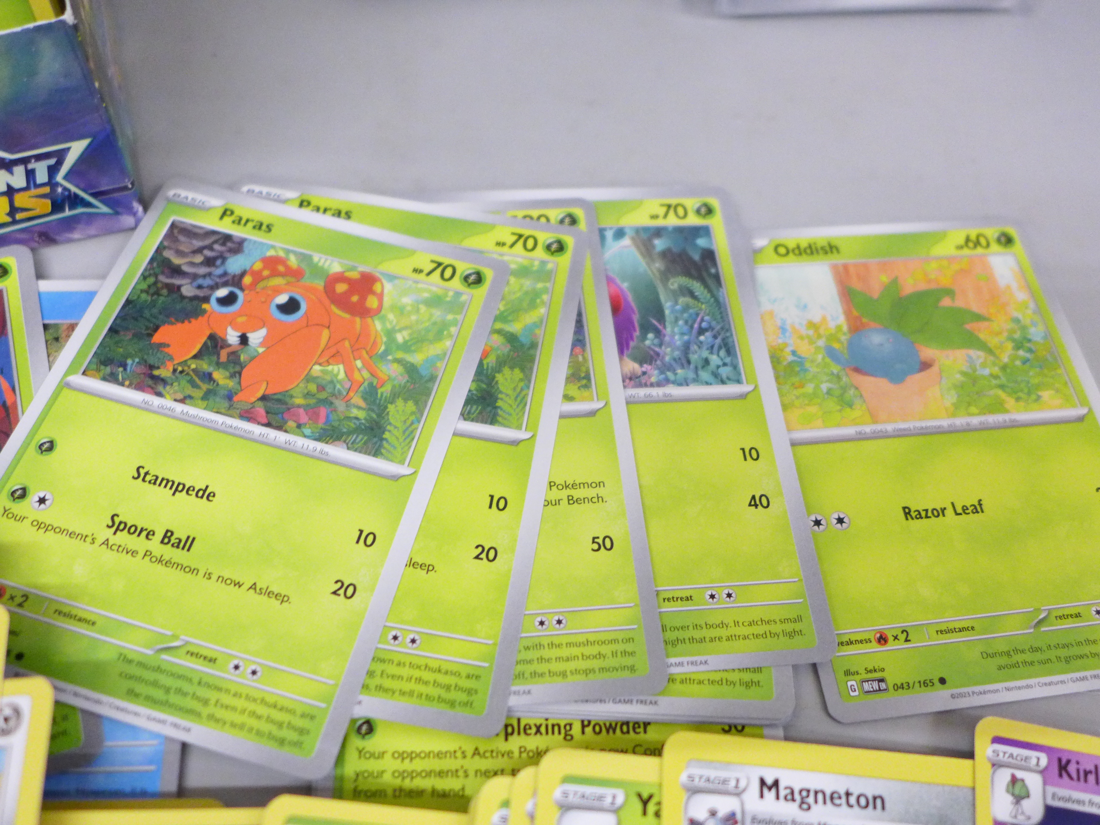 500 x Pokemon cards, including 30 holographic cards, various sets in collectors boxes - Image 3 of 4