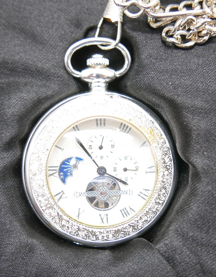Thirty-five Atlas pocket watches including Heritage, Stobart, Glory of Steam and display case - Image 6 of 10