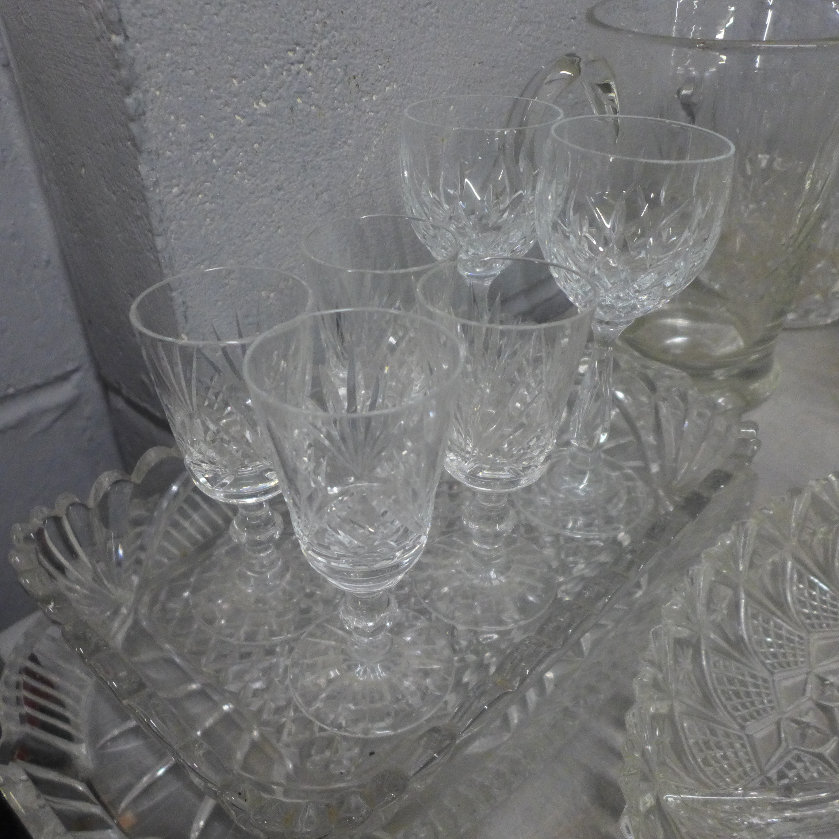 A quantity of cut glass and crystal, 2 boxes **PLEASE NOTE THIS LOT IS NOT ELIGIBLE FOR POSTING - Bild 5 aus 9