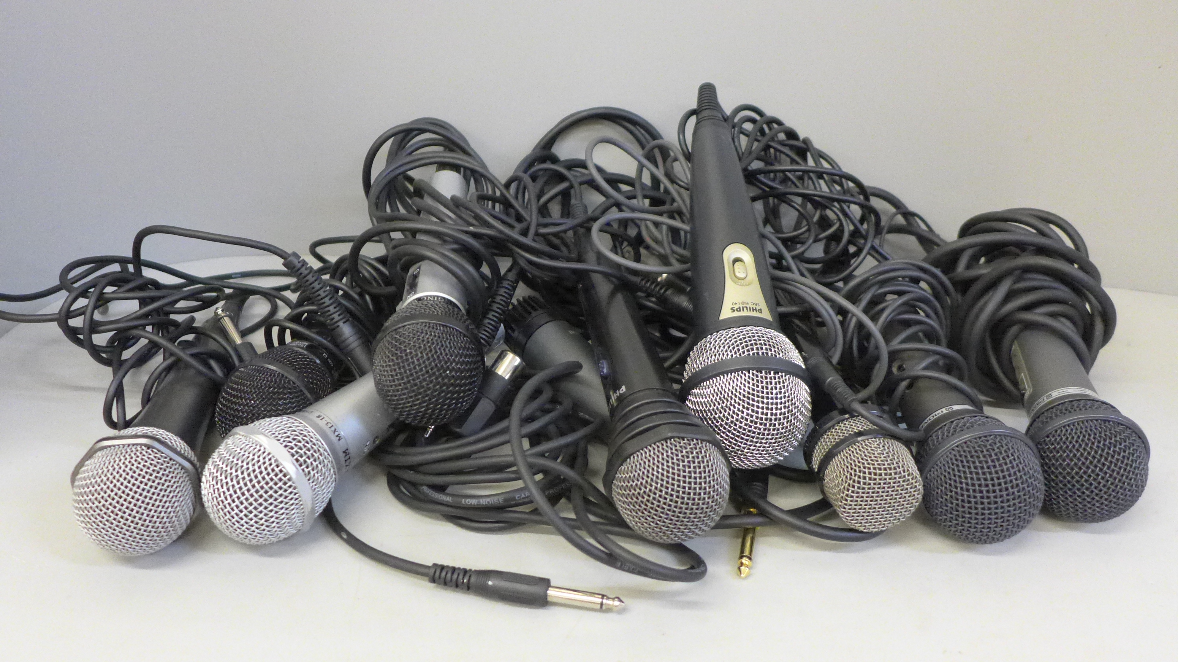 10 x microphones including vintage, Pioneer DM-C820, Philips SBC FD140, Pioneer DM-23, Philips SBC
