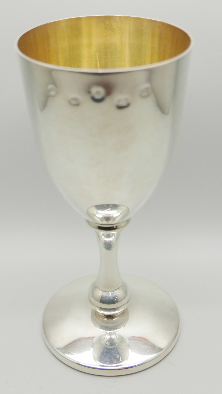 A silver goblet, 277g, 15.5cm