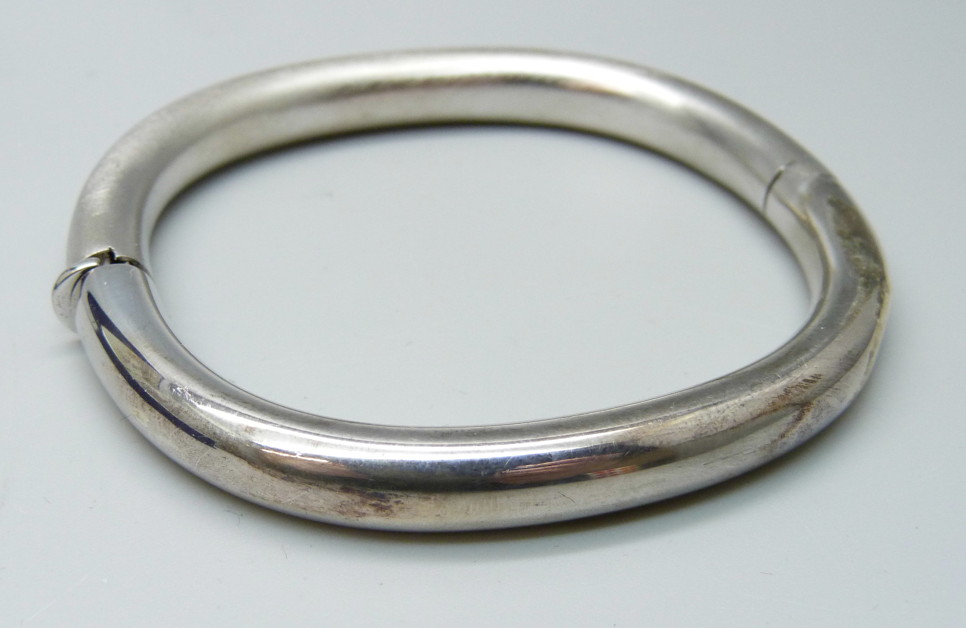 A modernist silver bangle, 25g, in original box - Image 2 of 6