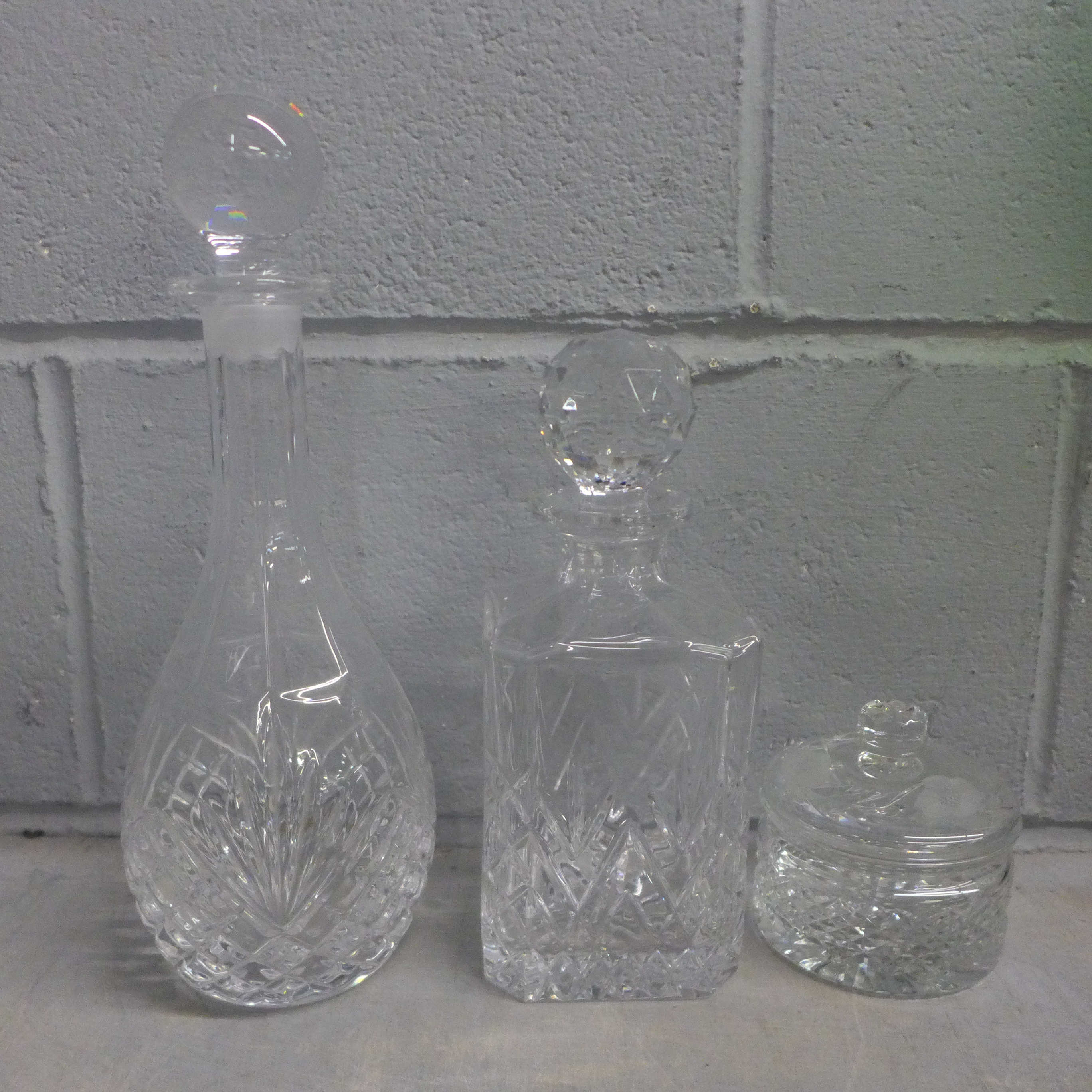 Two boxes of coloured and plain glass, including light shade, pedestal bowl, two crystal - Image 5 of 5