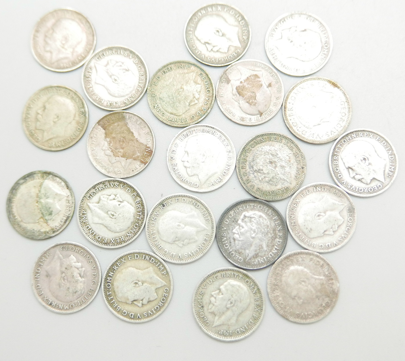 A collection of silver 3d coins, 29gm - Image 3 of 3