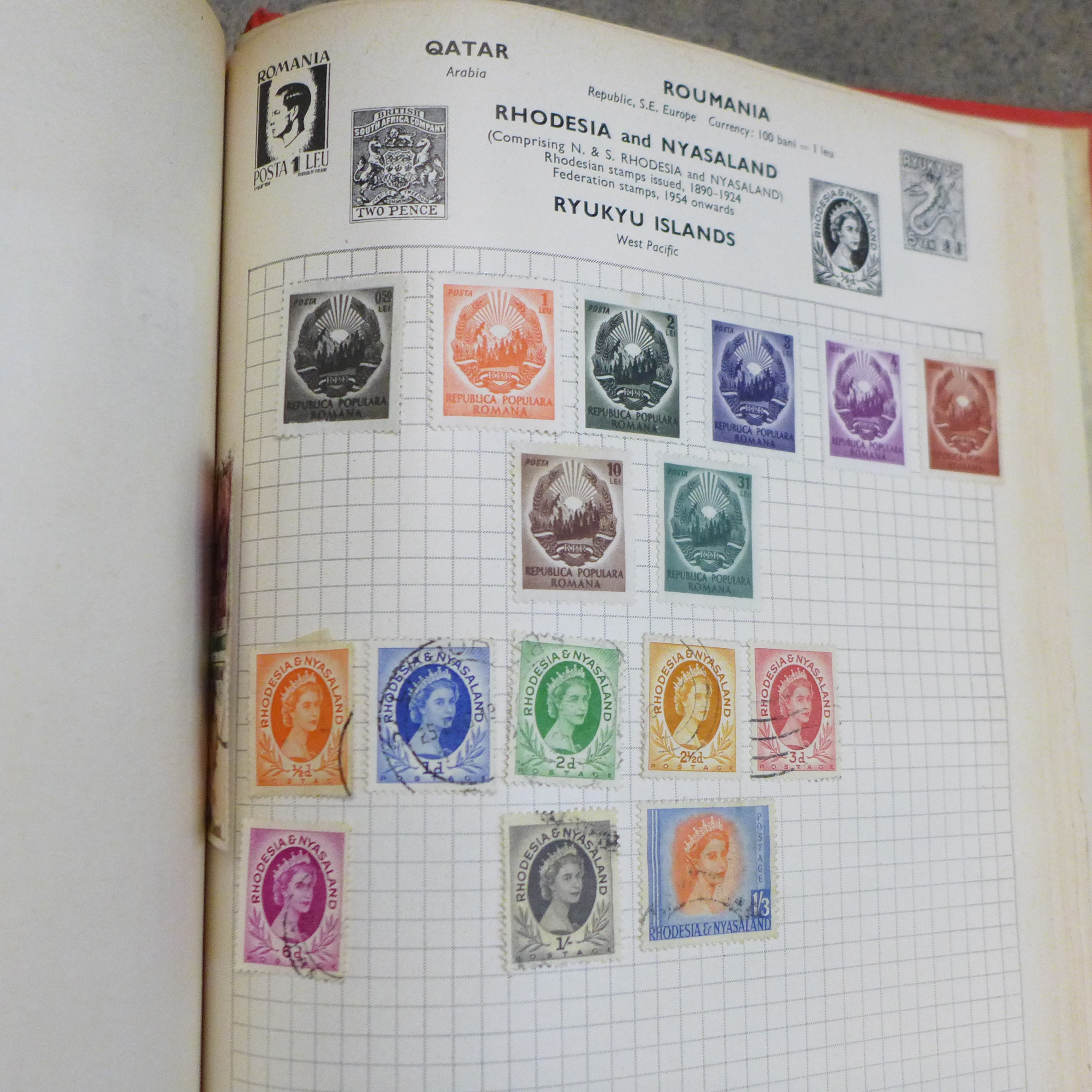 A collection of stamp albums and first day covers including 'Birds & Flowers of the 50 States', - Image 4 of 9