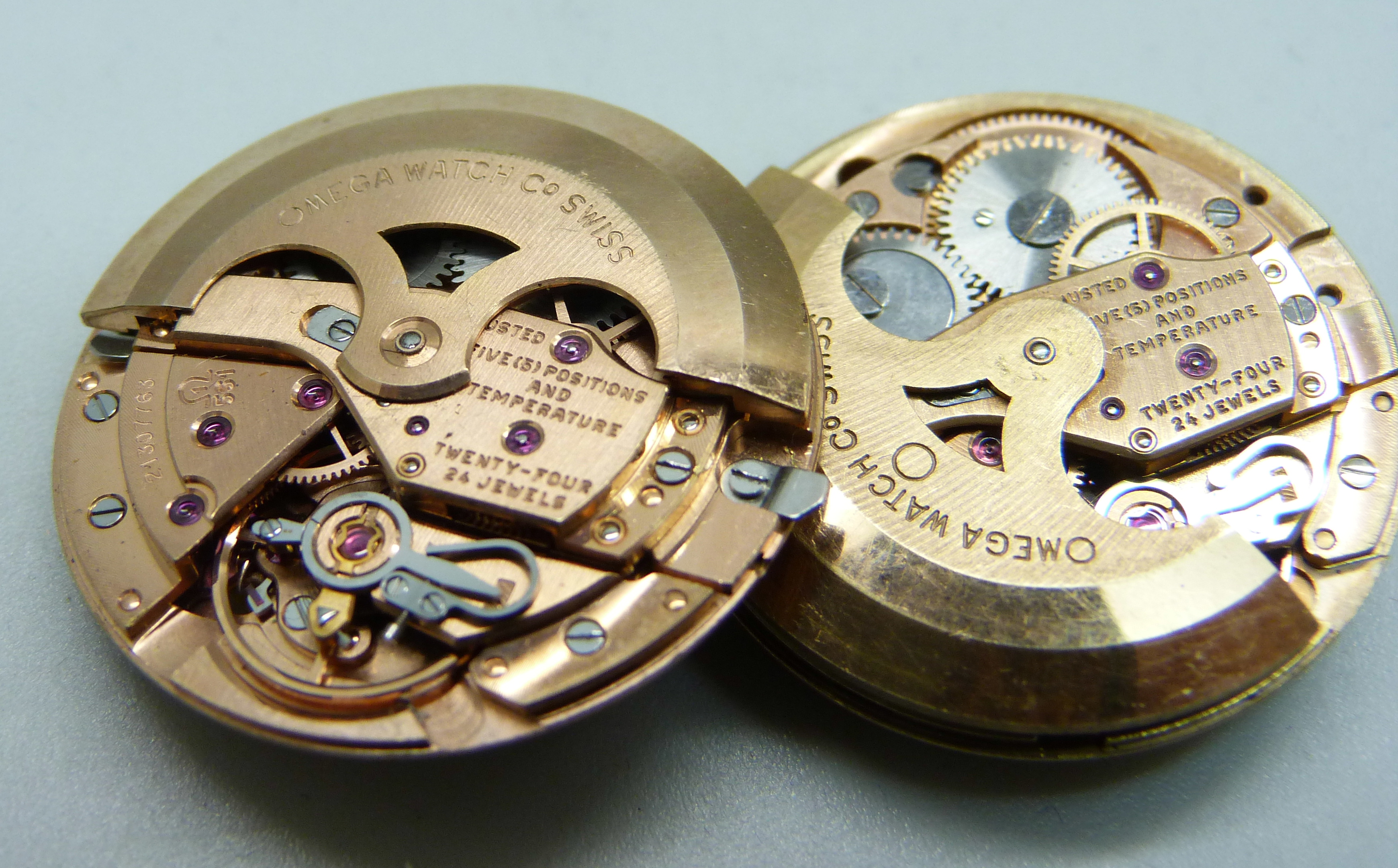 Two Omega automatic wristwatch movements, both 24 jewels, (missing dials) - Image 4 of 4