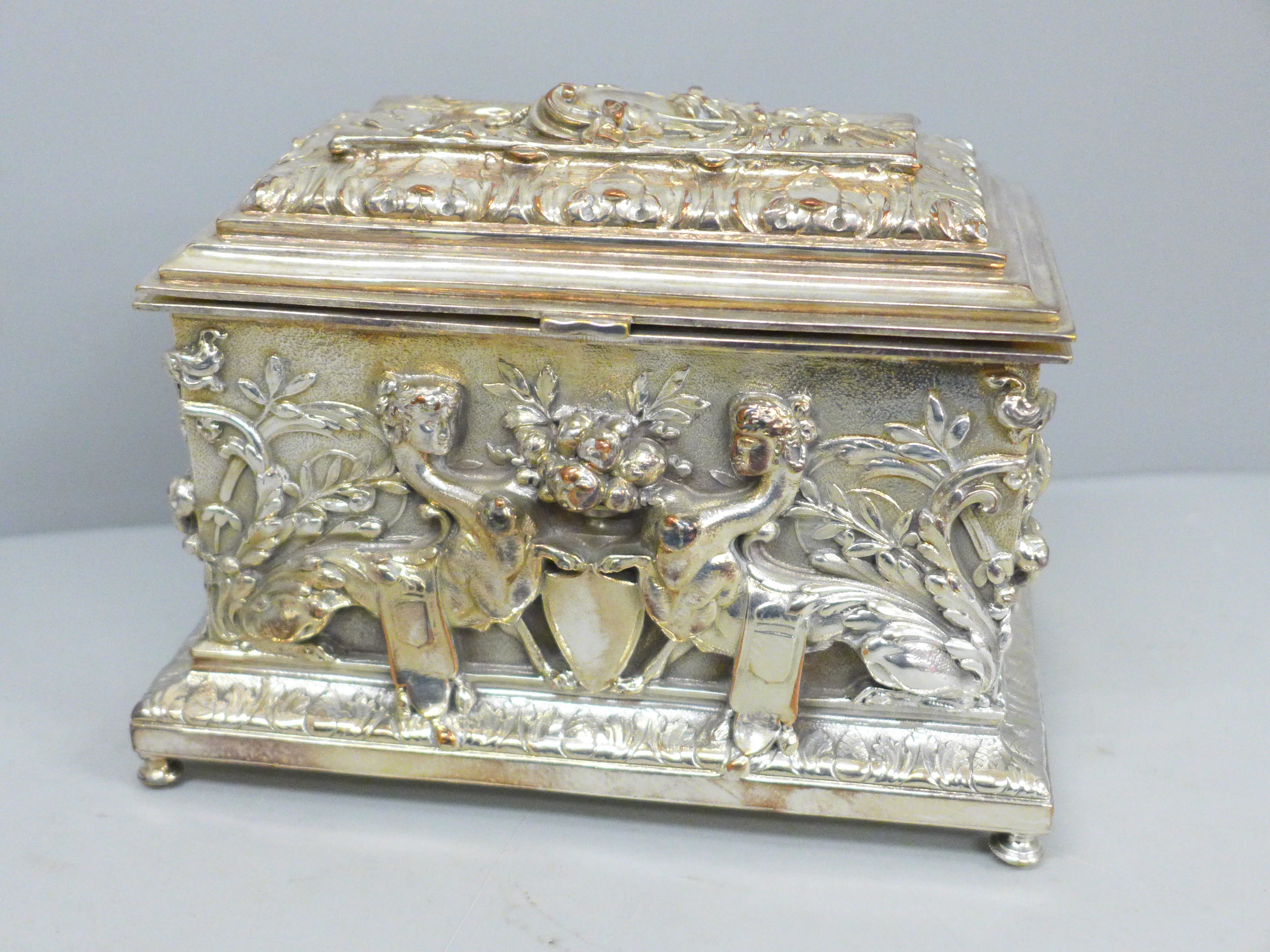 A Sheffield plate on copper jewellery casket, 16cm x 9.5cm