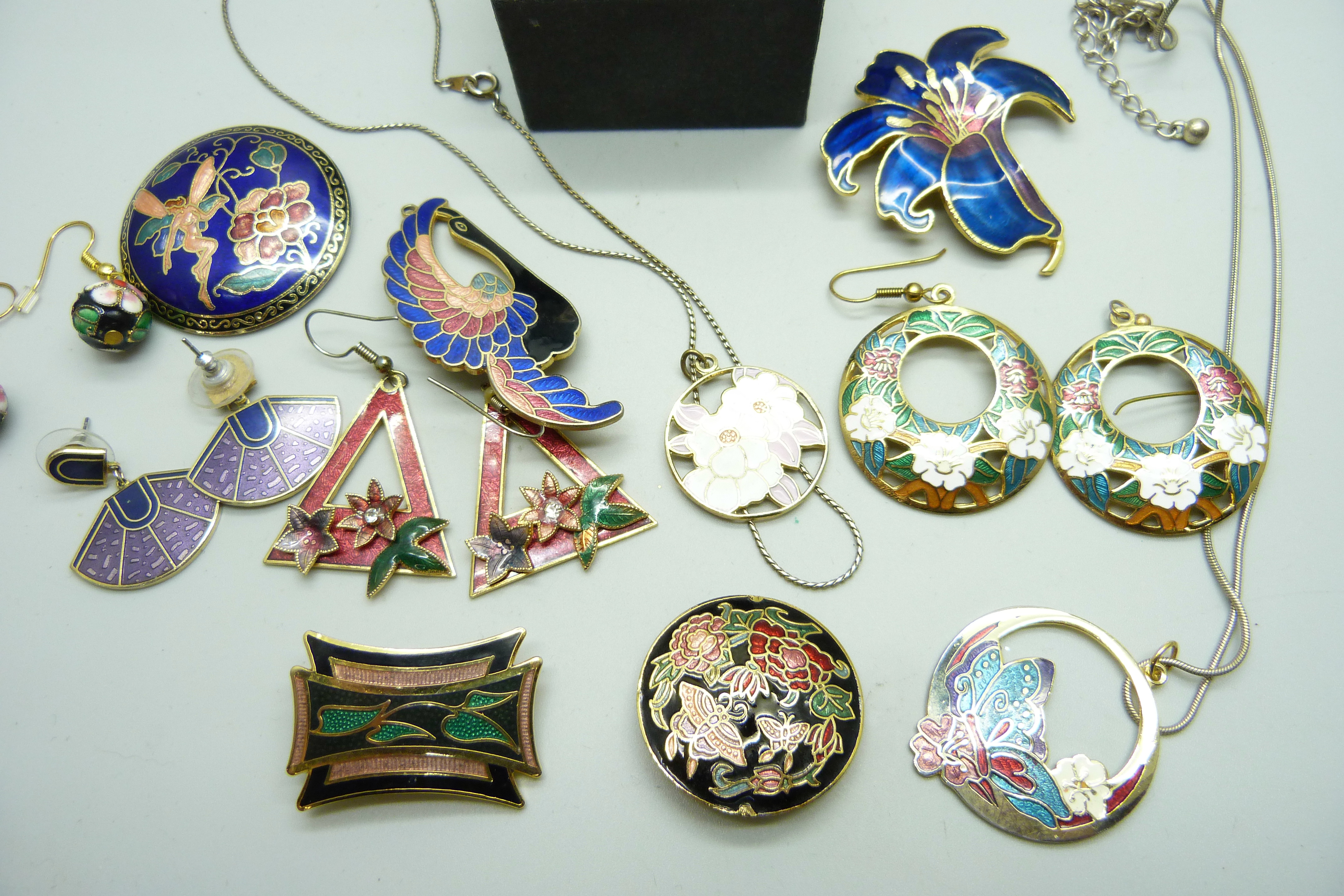 Cloisonne jewellery, four pairs of earrings, seven brooches, two necklaces and a bangle - Image 3 of 4