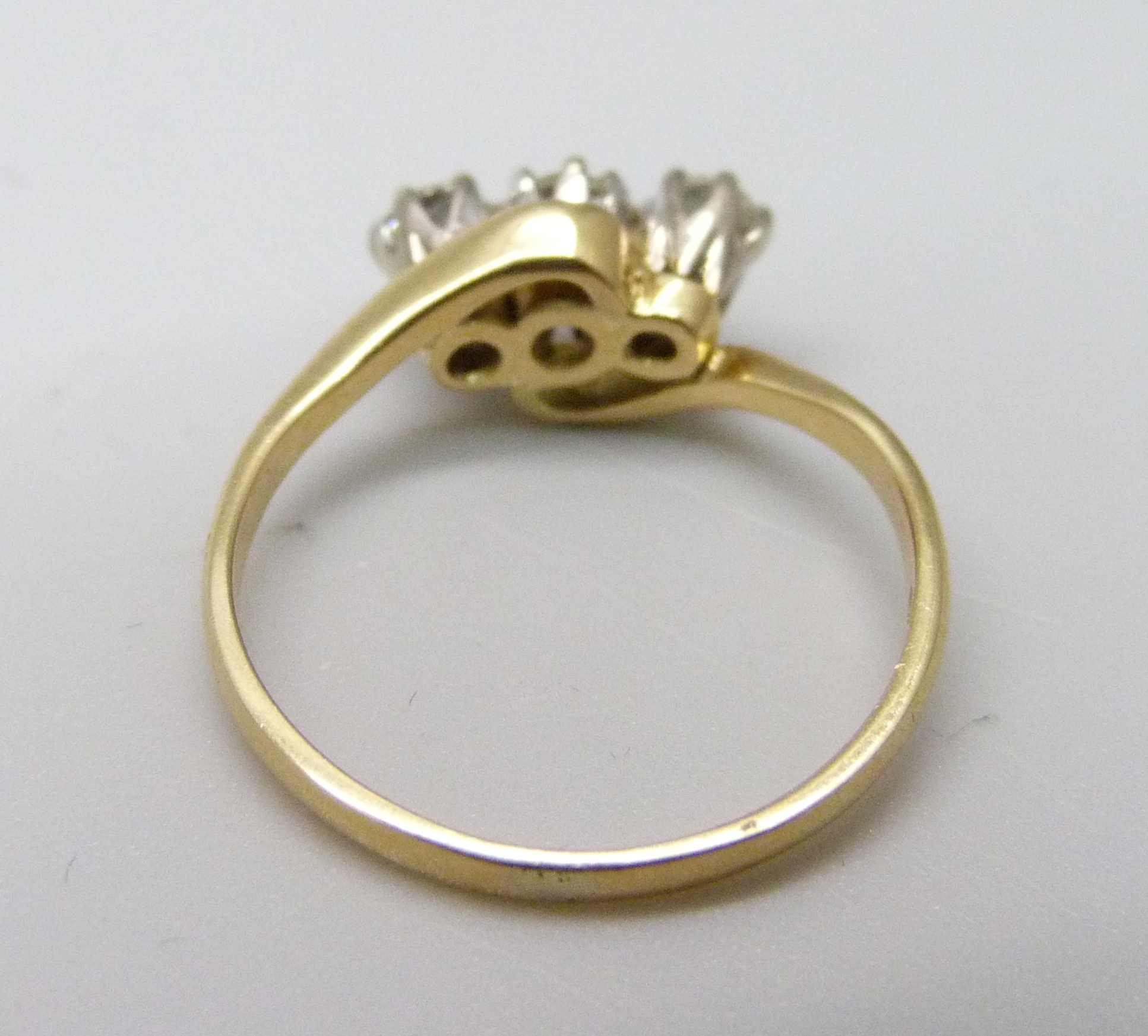 An 18ct gold and three diamond ring, 2.3g, K - Image 3 of 3