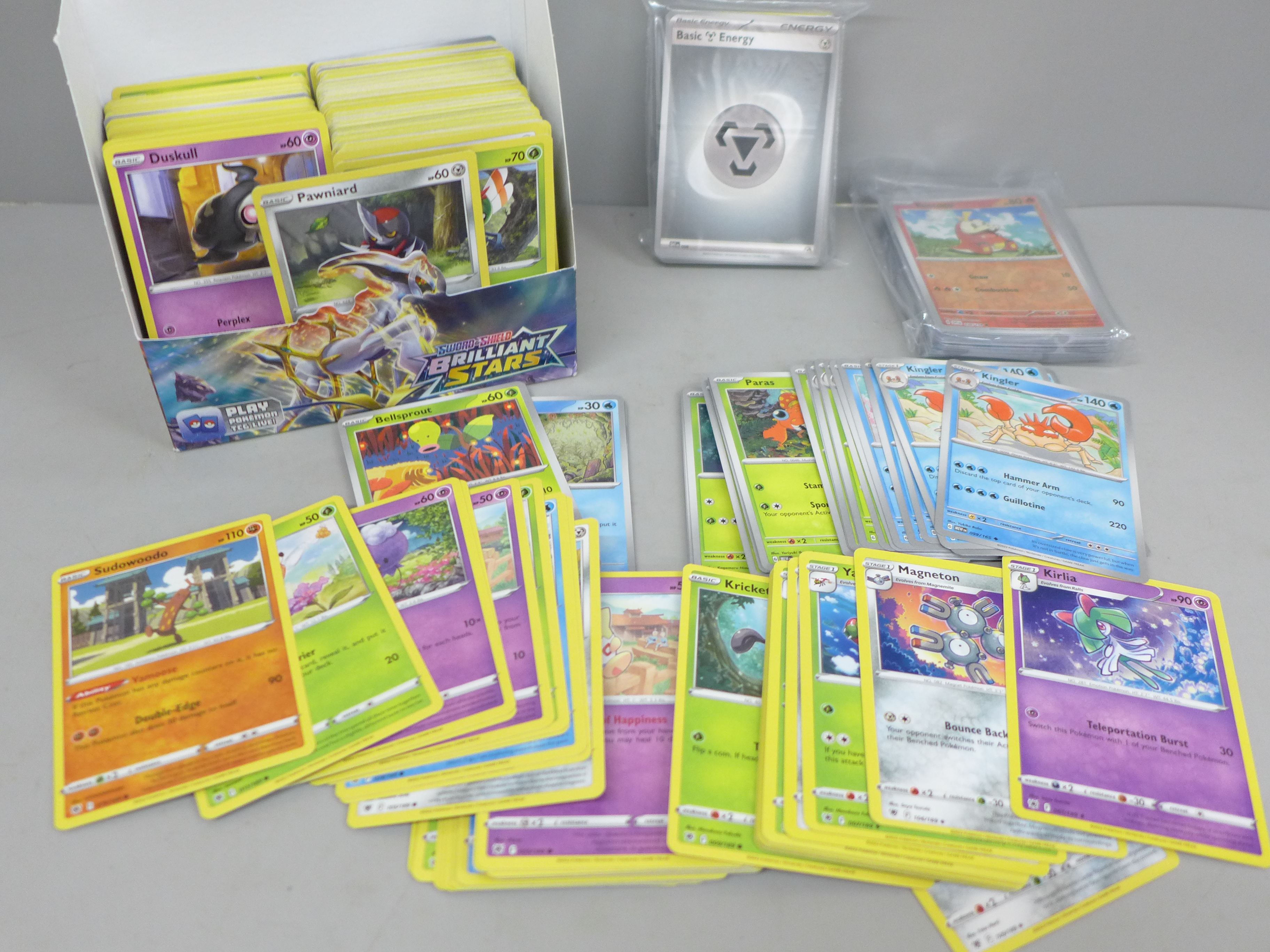 500 x Pokemon cards, including 30 holographic cards, various sets in collectors boxes