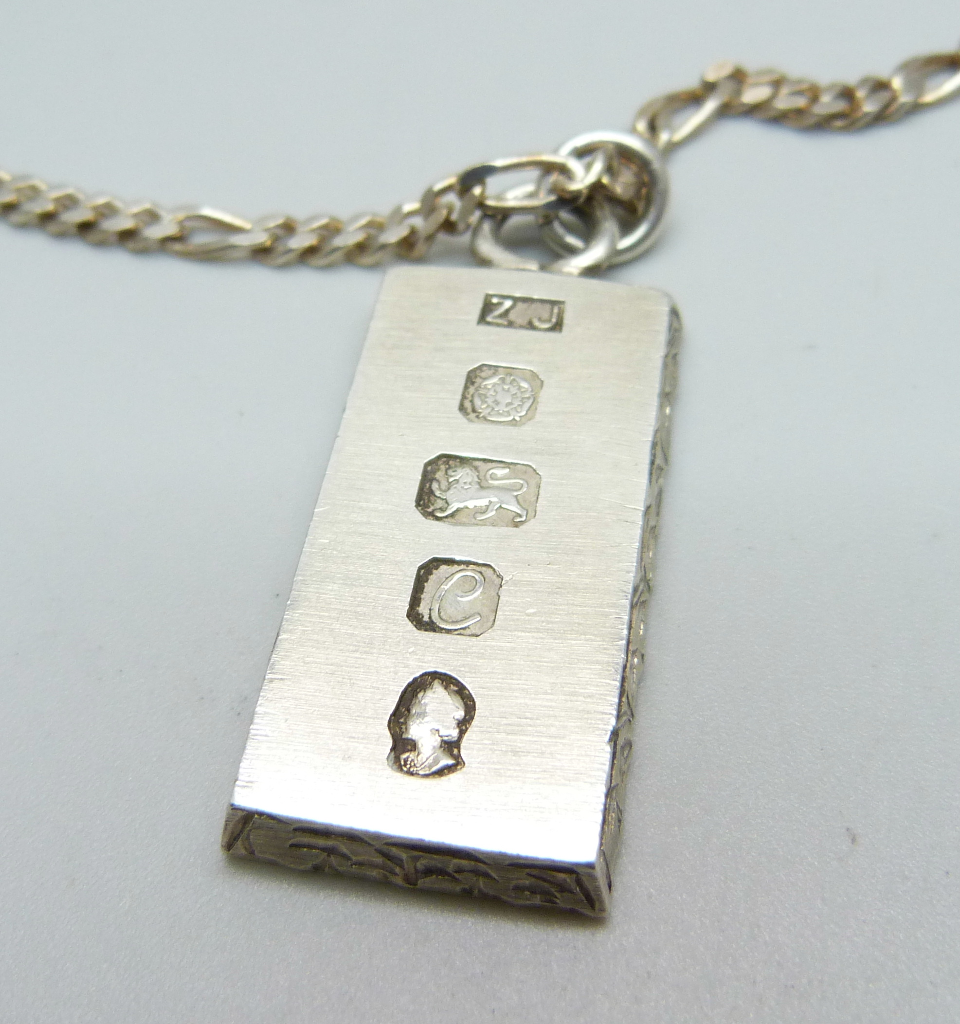 A silver ingot pendant on a silver chain, 39g, chain 59cm - Image 2 of 4