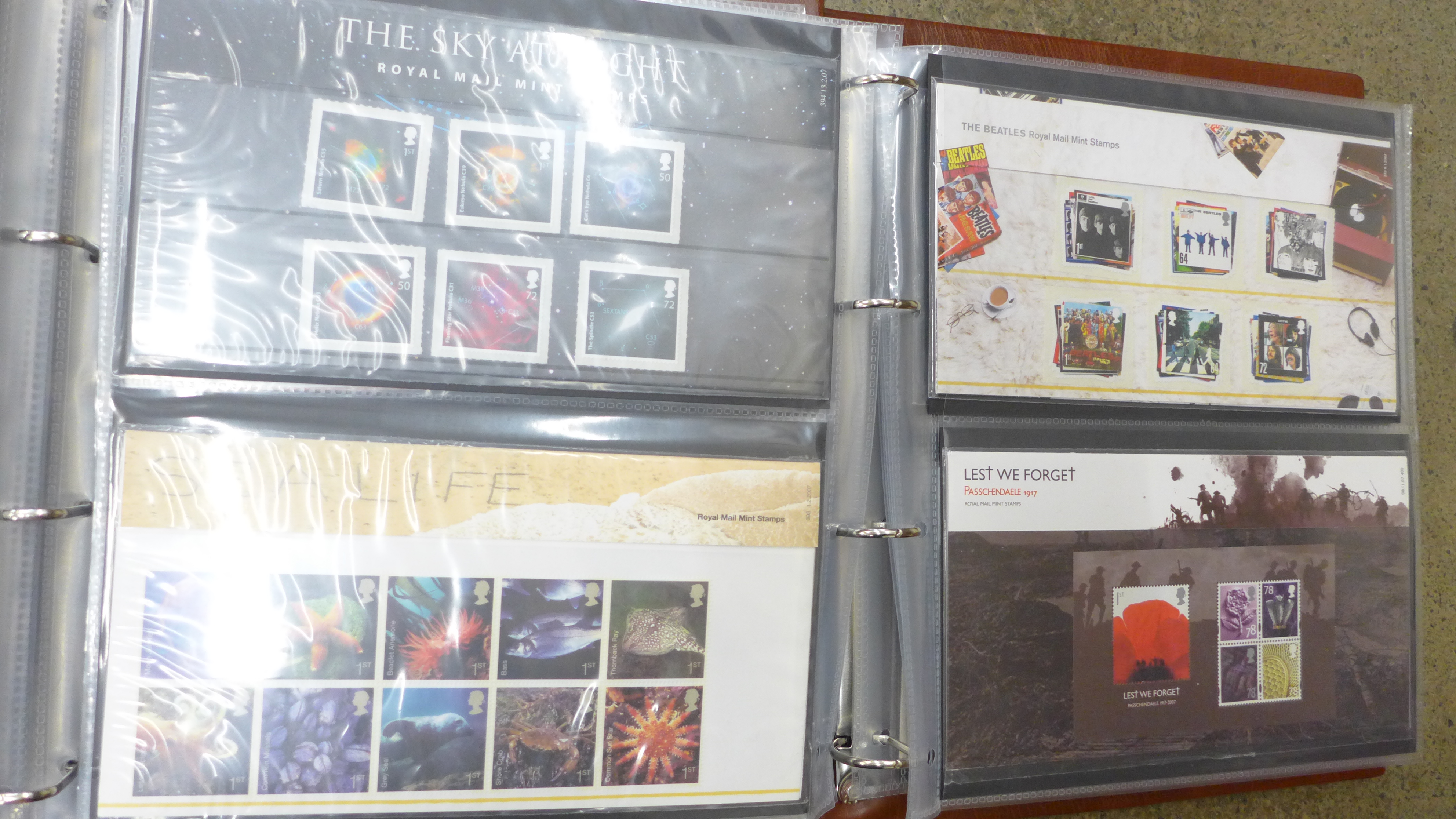 GB 2006-2014 commemorative presentation packs in three special Post Office albums. 120+ packs with - Bild 6 aus 7